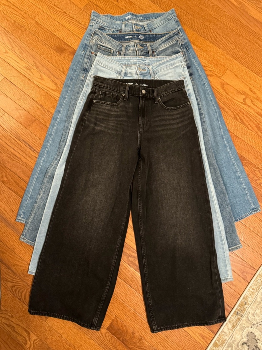 Old Navy Baggy Wide-Leg High-Rise Mid-Rise Jeans Black Light Med Wash 8 Petite